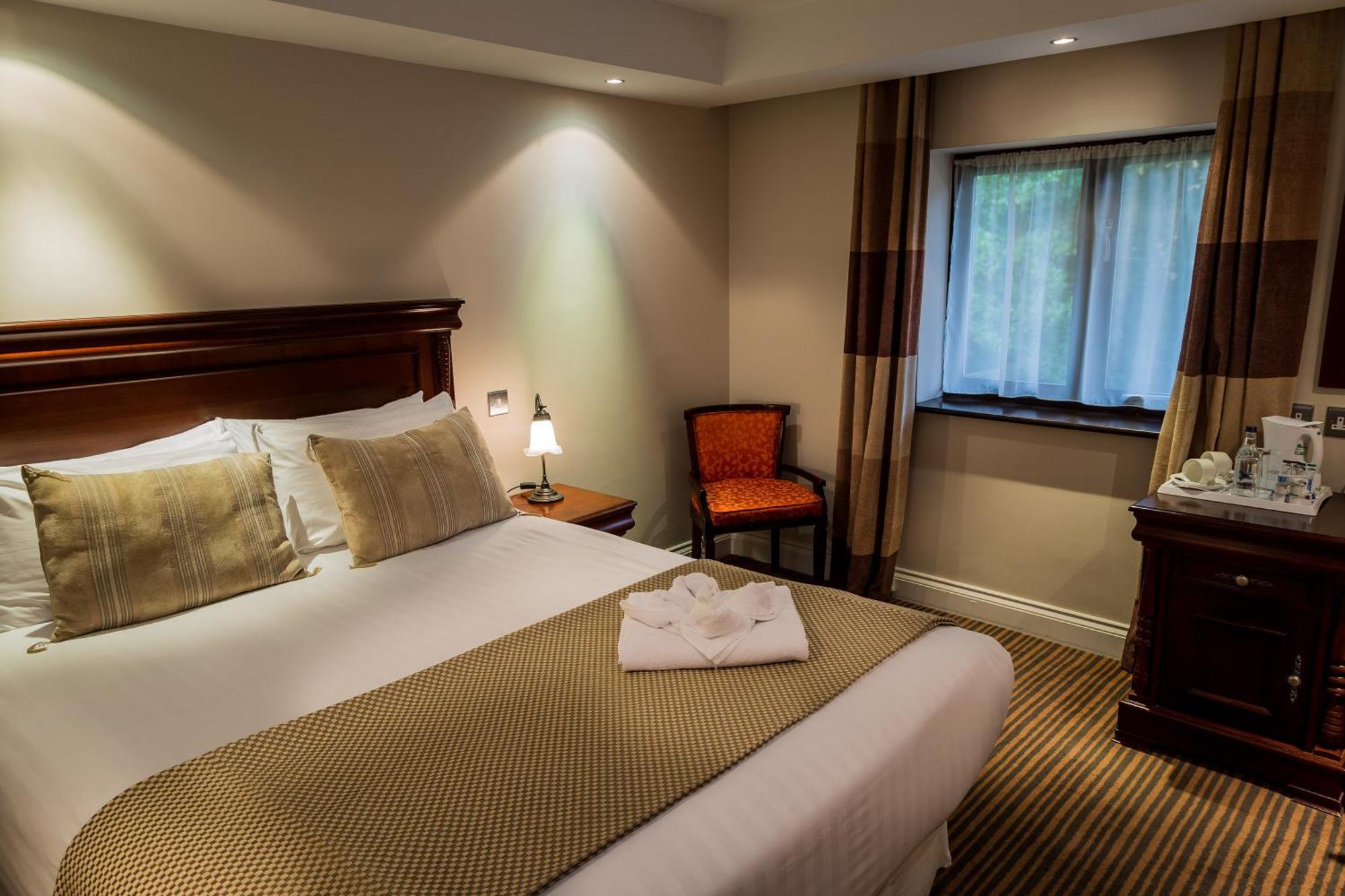 The Casa Hotel, Sure Hotel Collection By Best Western Yateley Εξωτερικό φωτογραφία