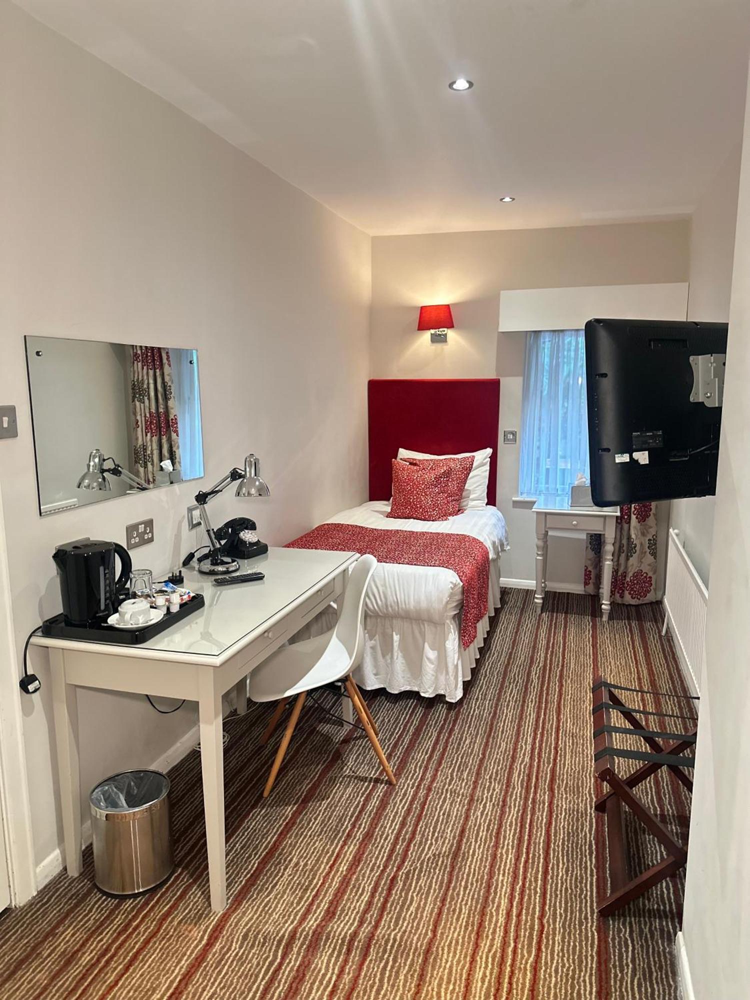 The Casa Hotel, Sure Hotel Collection By Best Western Yateley Εξωτερικό φωτογραφία