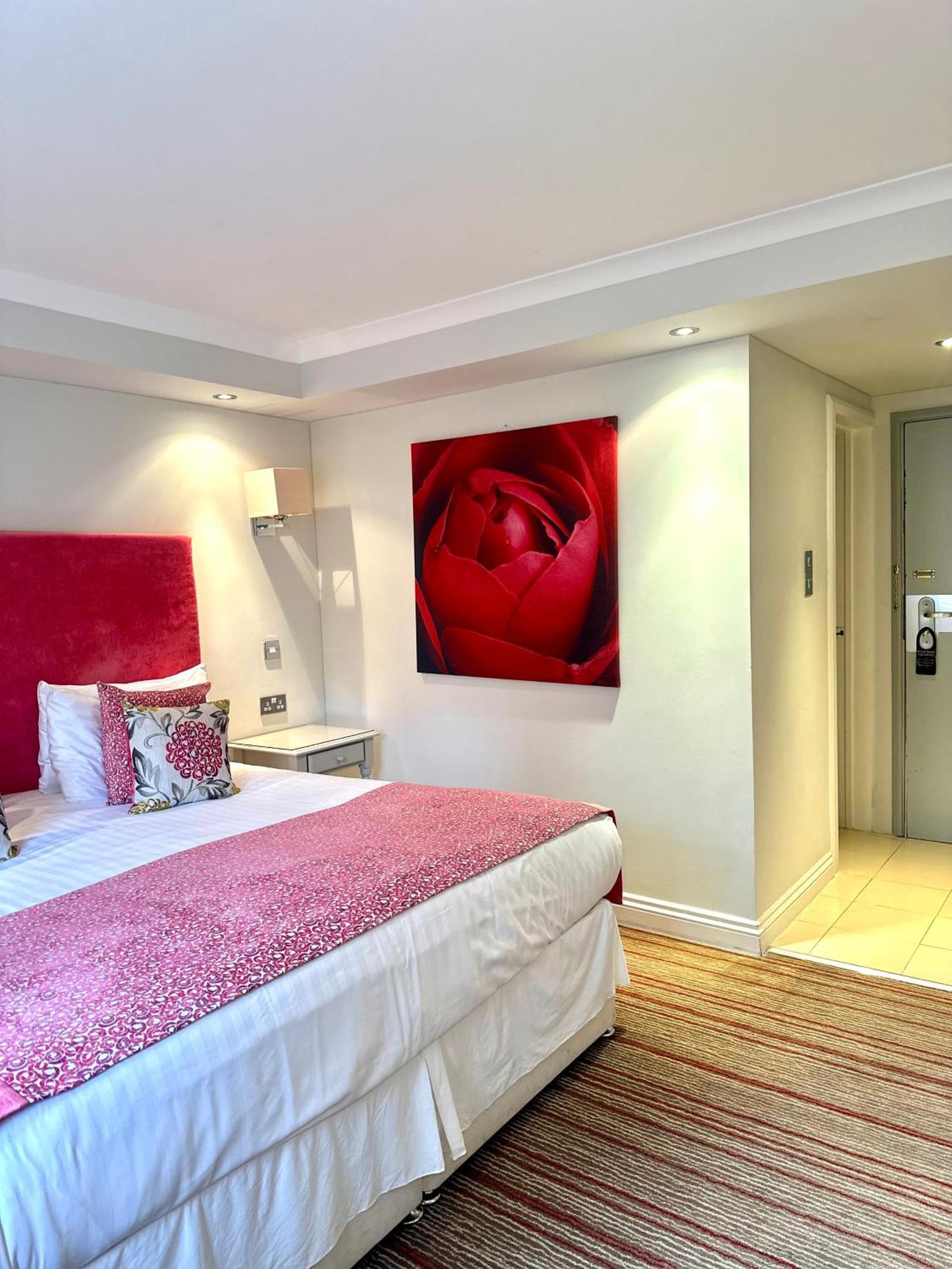 The Casa Hotel, Sure Hotel Collection By Best Western Yateley Εξωτερικό φωτογραφία