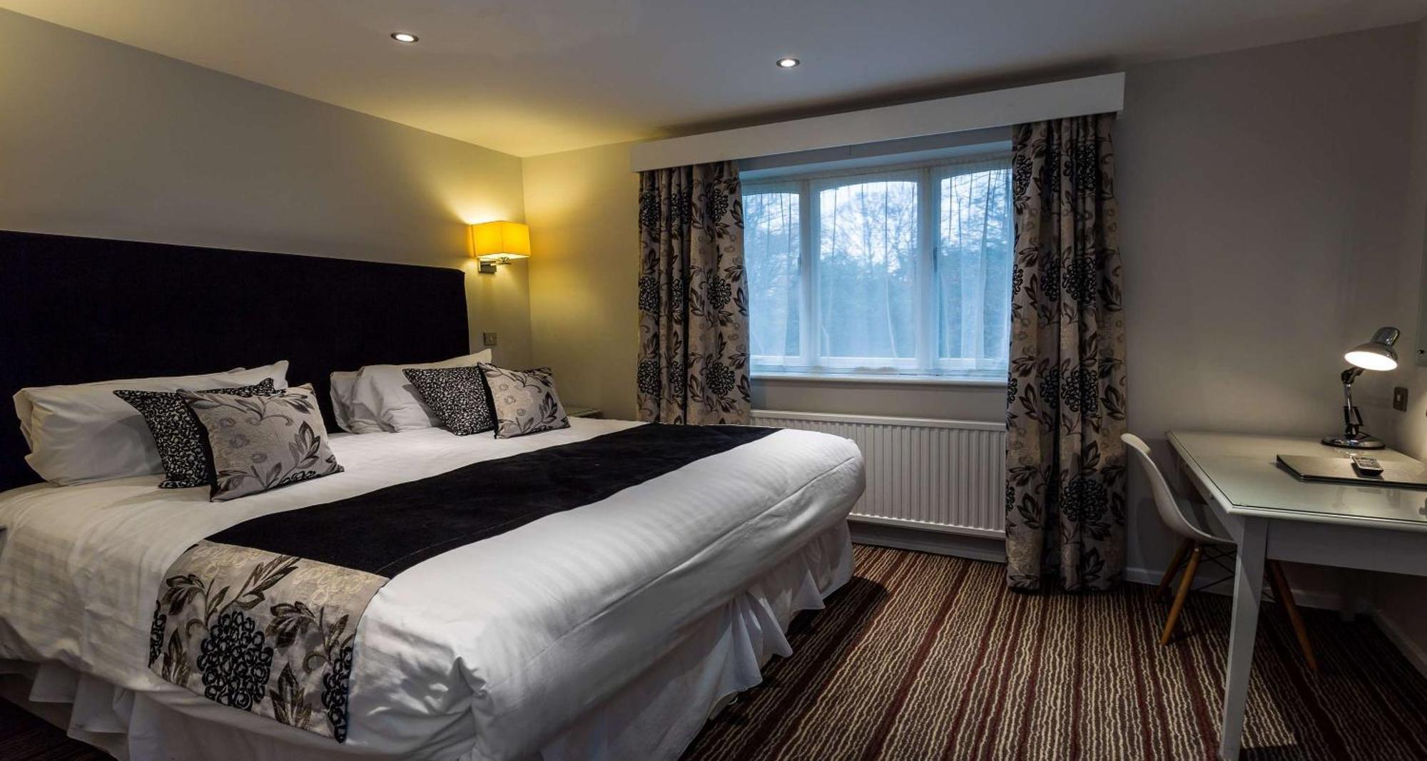 The Casa Hotel, Sure Hotel Collection By Best Western Yateley Εξωτερικό φωτογραφία